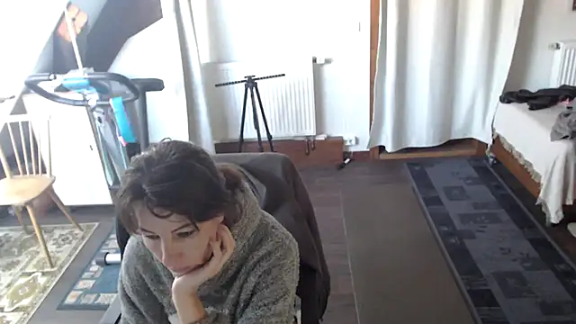 MissDyannis online show from March 12, 2026, 8:09 am