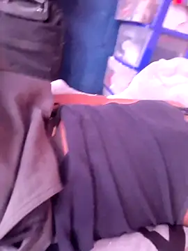 Snapshot of sanz957 chatting on November 17, 2025, 8:47 pm sanz957 online show from November 17, 2025, 8:47 pm