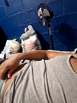 Snapshot of sanz957 chatting on November 30, 2025, 4:49 am sanz957 online show from November 30, 2025, 4:49 am