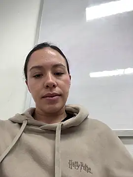 Snapshot of Oceane16_ chatting on November 6, 2025, 3:13 pm Oceane16 online show from November 6, 2025, 3:13 pm