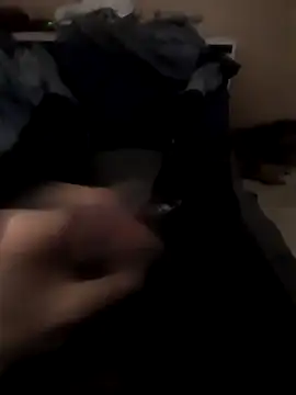 Snapshot of giovanift111 chatting on December 21, 2025, 12:23 pm giovanift111 online show from December 21, 2025, 12:23 pm