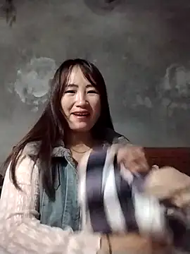 emini-xx online show from December 1, 2025, 12:15 am