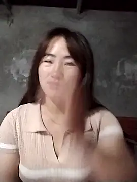 emini-xx online show from December 4, 2025, 11:13 pm