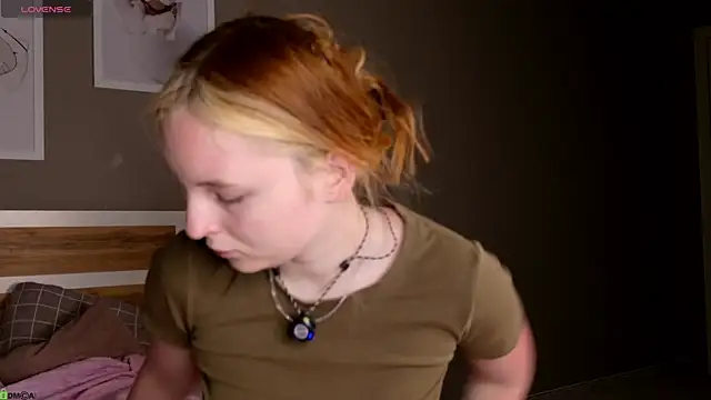 AngelWisee online show from July 17, 2026, 3:02 am