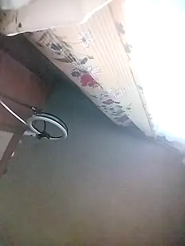 Lana-murr online show from November 5, 2025, 4:56 am