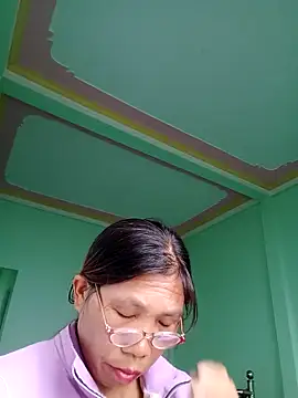 bella-la online show from November 1, 2025, 7:10 am