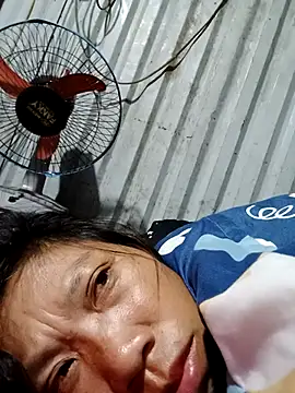 bella-la online show from November 26, 2025, 8:32 pm