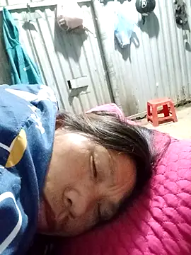 bella-la online show from November 27, 2025, 8:44 pm