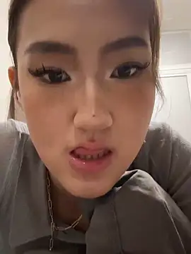 AlishaCheng online show from March 19, 2026, 3:05 pm