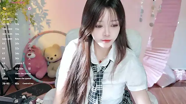 Yiluo95 online show from June 9, 2026, 4:40 pm