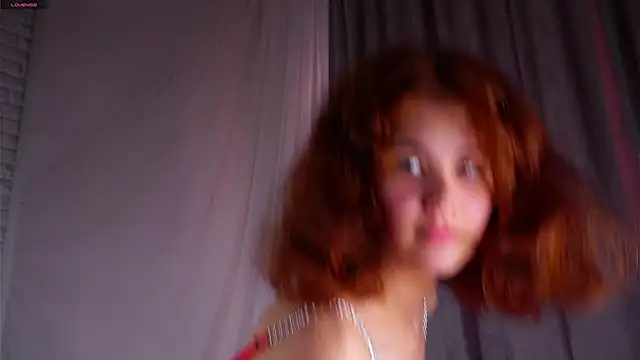 Snapshot of YettaCalabria chatting on June 17, 2026, 2:18 pm YettaCalabria online show from June 17, 2026, 2:18 pm