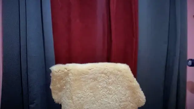 Snapshot of untouchable_mia chatting on November 10, 2025, 10:36 am untouchable mia online show from November 10, 2025, 10:36 am