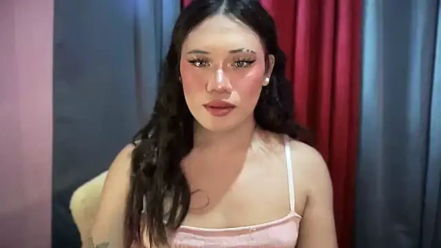 Snapshot of untouchable_mia chatting on November 17, 2025, 11:43 pm untouchable mia online show from November 17, 2025, 11:43 pm