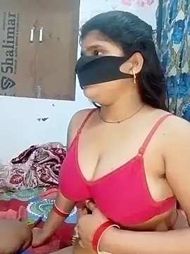 hot couple 000 online show from February 28, 2026, 8:04 am