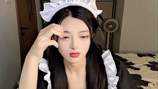 Snapshot of ronronner233 chatting on November 27, 2025, 12:40 pm ronronner233 online show from November 27, 2025, 12:40 pm