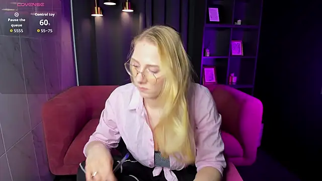 Snapshot of Liana_Ln chatting on December 13, 2025, 8:04 pm Liana Ln online show from December 13, 2025, 8:04 pm