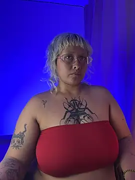 pinkbaddie777 online show from January 13, 2026, 5:35 am