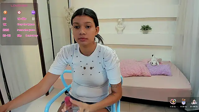 Selenafoxxx6 online show from November 15, 2025, 5:05 am