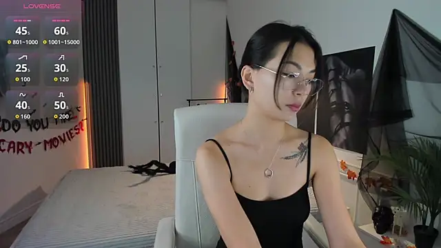 Snapshot of AsianAlis chatting on November 8, 2025, 7:30 am AsianAlis online show from November 8, 2025, 7:30 am