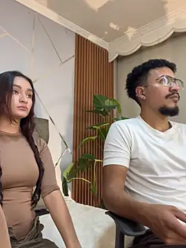 Snapshot of Noa_N_Luxy chatting on November 11, 2025, 4:01 am Noa N Luxy online show from November 11, 2025, 4:01 am