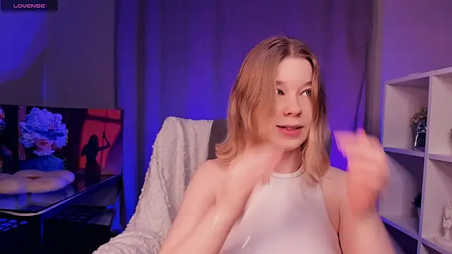 NicoletteTegeler online show from November 29, 2025, 8:06 am