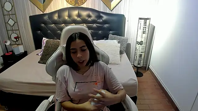 Snapshot of shirley_sweet_ chatting on November 2, 2025, 8:22 pm shirley sweet online show from November 2, 2025, 8:22 pm