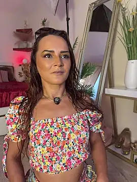 SiennaRosse online show from July 16, 2026, 4:57 pm