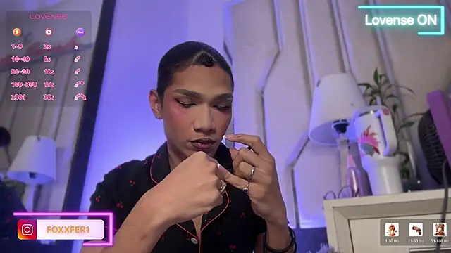 Snapshot of FernandaFox_ chatting on June 15, 2026, 2:03 am FernandaFox online show from June 15, 2026, 2:03 am