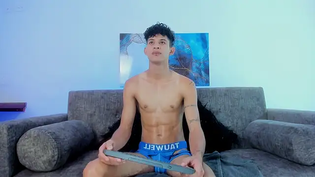 KamiSuarez online show from November 25, 2025, 6:30 pm