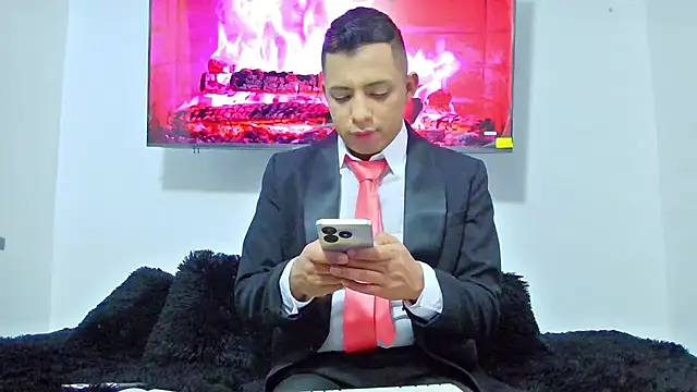 Snapshot of Mike_Fetiche chatting on November 28, 2025, 11:46 am Mike Fetiche online show from November 28, 2025, 11:46 am