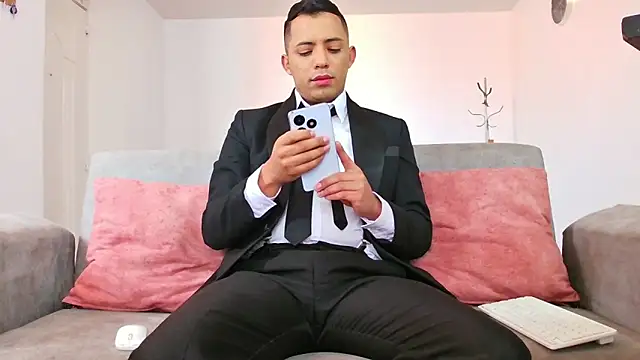 Snapshot of Mike_Fetiche chatting on November 29, 2025, 3:37 pm Mike Fetiche online show from November 29, 2025, 3:37 pm