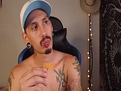 Snapshot of mateos6_6 chatting on November 13, 2025, 2:32 am mateos6 6 online show from November 13, 2025, 2:32 am