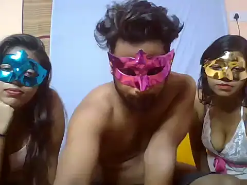 Yui-Ch1 online show from November 16, 2025, 5:02 am