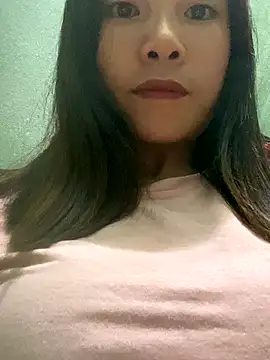 Elysia-007 online show from November 3, 2025, 8:04 am