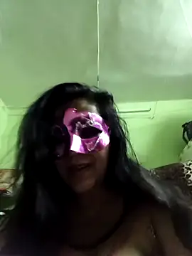 Snapshot of LOVE__RANI chatting on May 20, 2026, 7:09 pm LOVE RANI online show from May 20, 2026, 7:09 pm