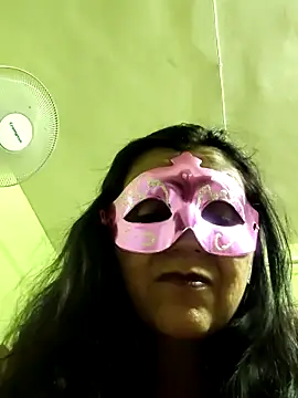 Snapshot of LOVE__RANI chatting on June 18, 2026, 6:56 pm LOVE RANI online show from June 18, 2026, 6:56 pm