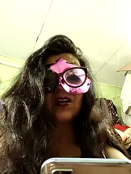 Snapshot of LOVE__RANI chatting on July 5, 2026, 6:26 pm LOVE RANI online show from July 5, 2026, 6:26 pm