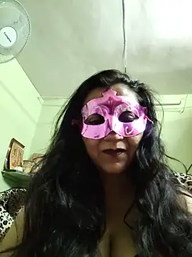Snapshot of LOVE__RANI chatting on July 10, 2026, 3:55 am LOVE RANI online show from July 10, 2026, 3:55 am