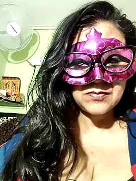 Snapshot of LOVE__RANI chatting on July 24, 2026, 9:24 pm LOVE RANI online show from July 24, 2026, 9:24 pm