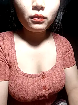 yoyo-mi online show from October 30, 2025, 1:40 am