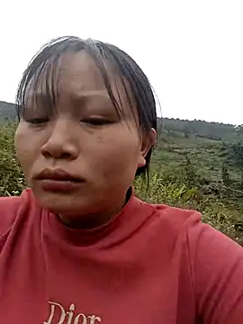 yoyo-mi online show from November 6, 2025, 4:57 am