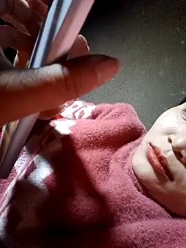 yoyo-mi online show from February 12, 2026, 3:45 am