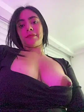 Sara-215 online show from June 5, 2026, 6:52 am