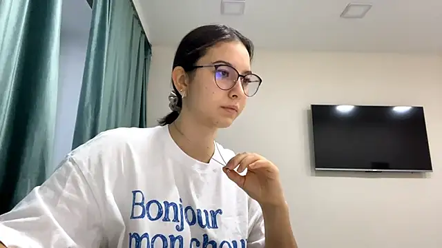 Snapshot of Allisgree chatting on November 14, 2025, 7:18 am Allisgree online show from November 14, 2025, 7:18 am