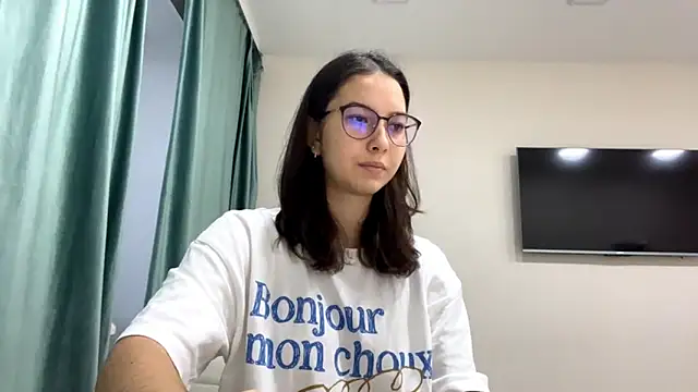 Snapshot of Allisgree chatting on November 15, 2025, 7:16 am Allisgree online show from November 15, 2025, 7:16 am