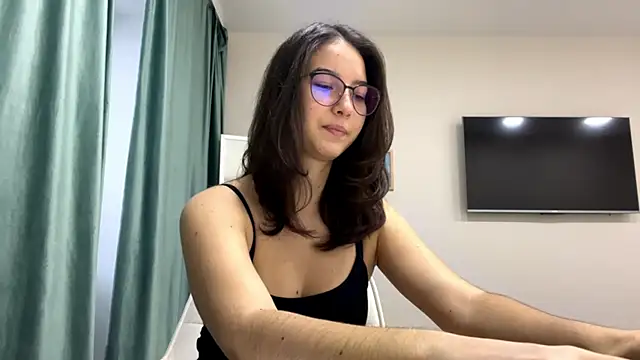 Snapshot of Allisgree chatting on December 14, 2025, 7:58 am Allisgree online show from December 14, 2025, 7:58 am