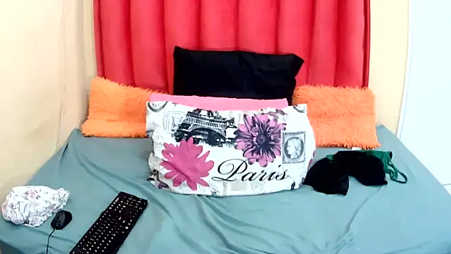 BubblegumBaddiexxxx online show from November 21, 2025, 7:01 pm