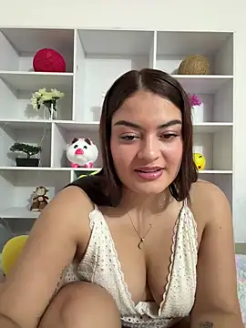 Snapshot of Itskari_ chatting on November 28, 2025, 1:19 am Itskari online show from November 28, 2025, 1:19 am