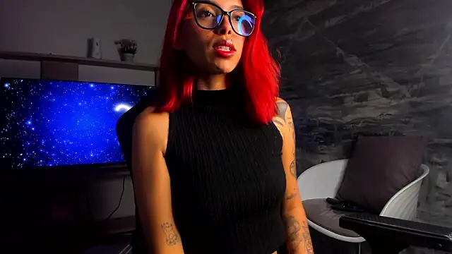 LilithLuxorr online show from March 6, 2026, 2:13 pm