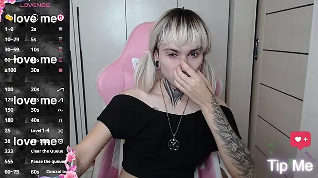 Snapshot of ElixabetANG chatting on November 12, 2025, 7:13 pm ElixabetANG online show from November 12, 2025, 7:13 pm